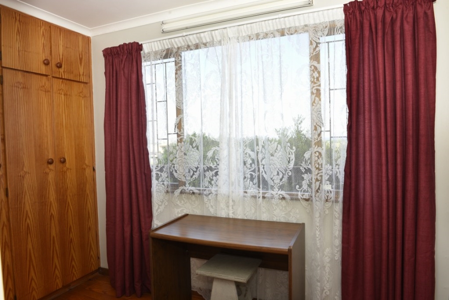 4 Bedroom Property for Sale in Heuningkloof Western Cape